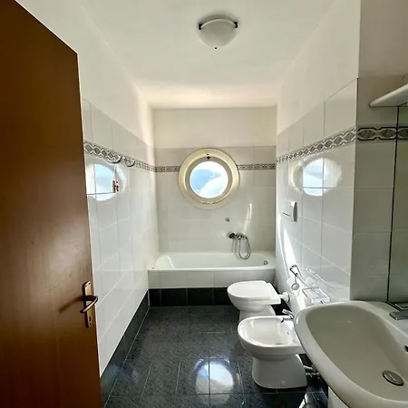 La Tua Casa A - 100mq, 2 Bagni, Ac, Wifi *